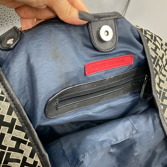 TOMMY HILFIGER BAG BUNDLE - Picture 9 of 11